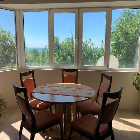 Апартамент Бриз Apartment Varna
